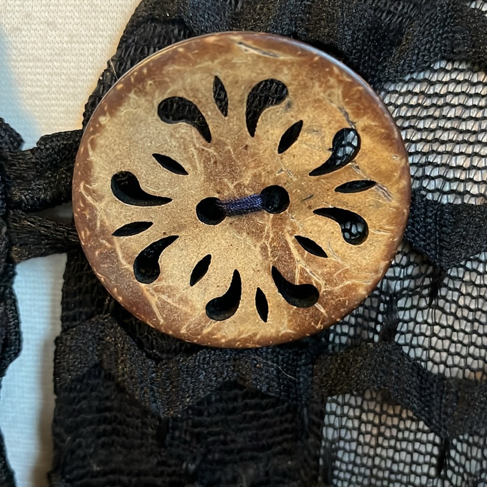 Nina Leonard Vintage Black Sheer Cardigan w/large wooden Buttons Size Large - Picture 6 of 15